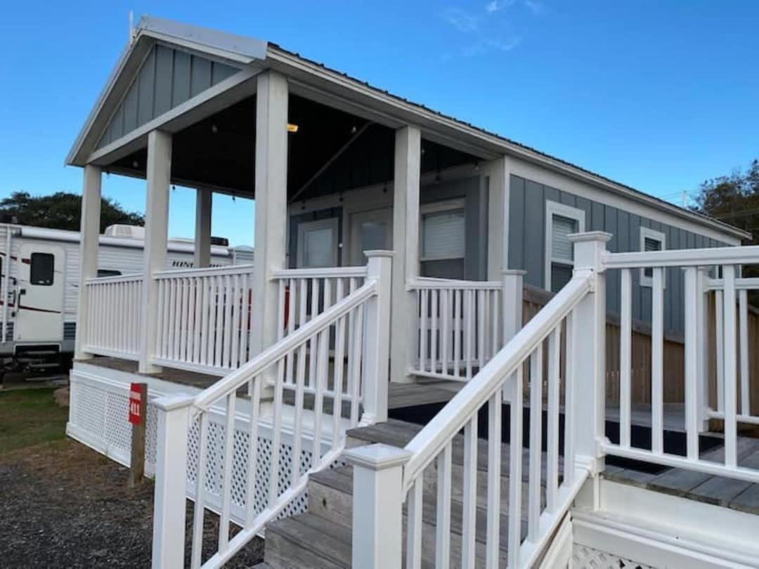 Surf City 2Br Park Home With Waterfront View And Parking Zewnętrze zdjęcie