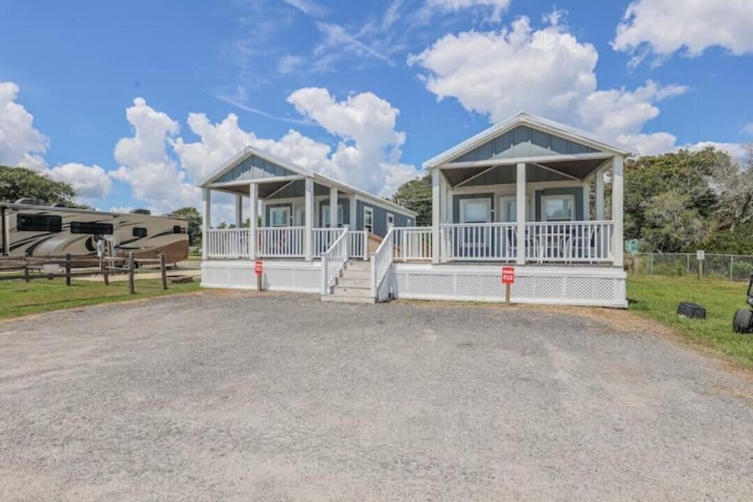 Surf City 2Br Park Home With Waterfront View And Parking Zewnętrze zdjęcie